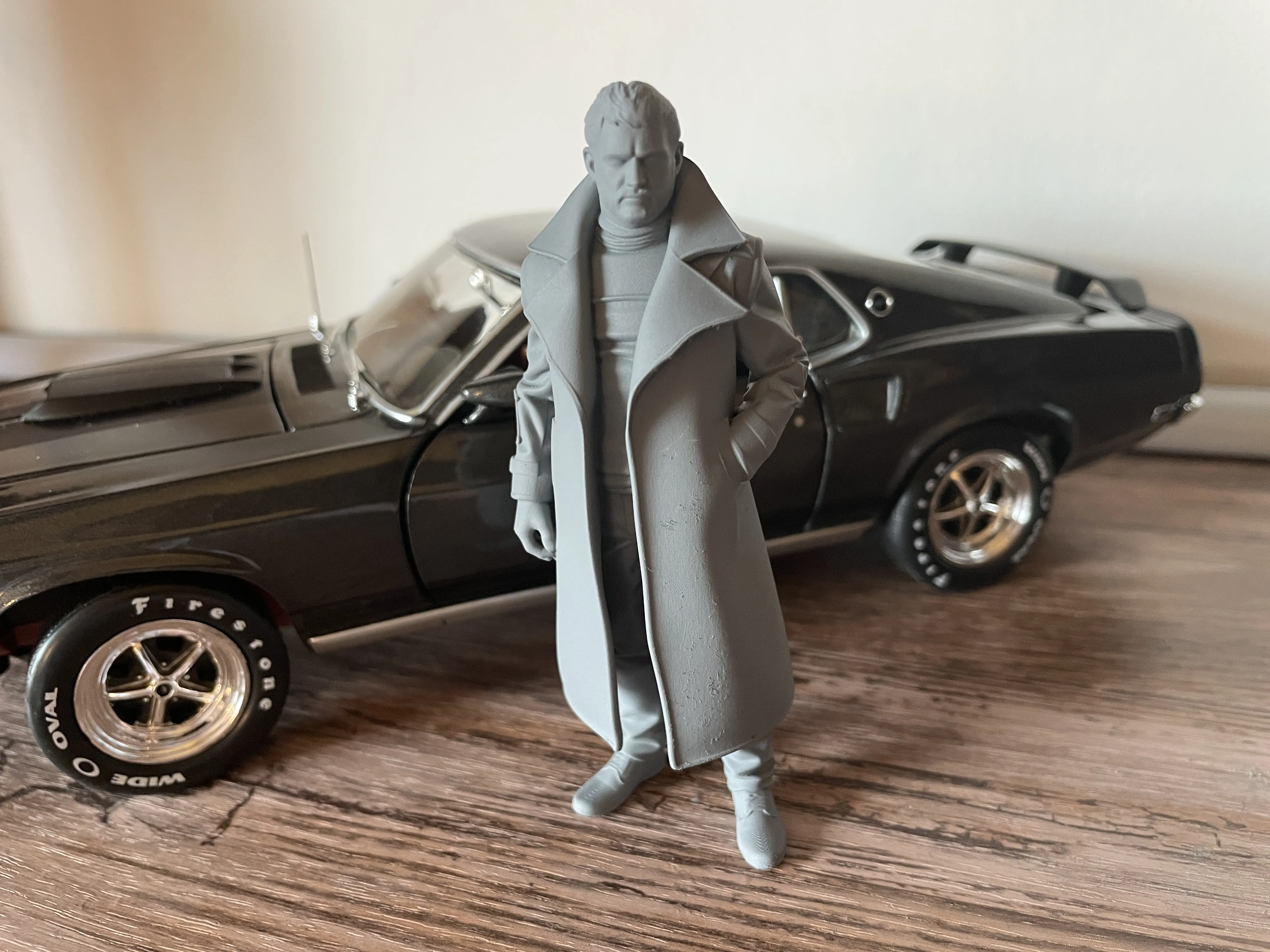 Homme En Trenchcoat 2