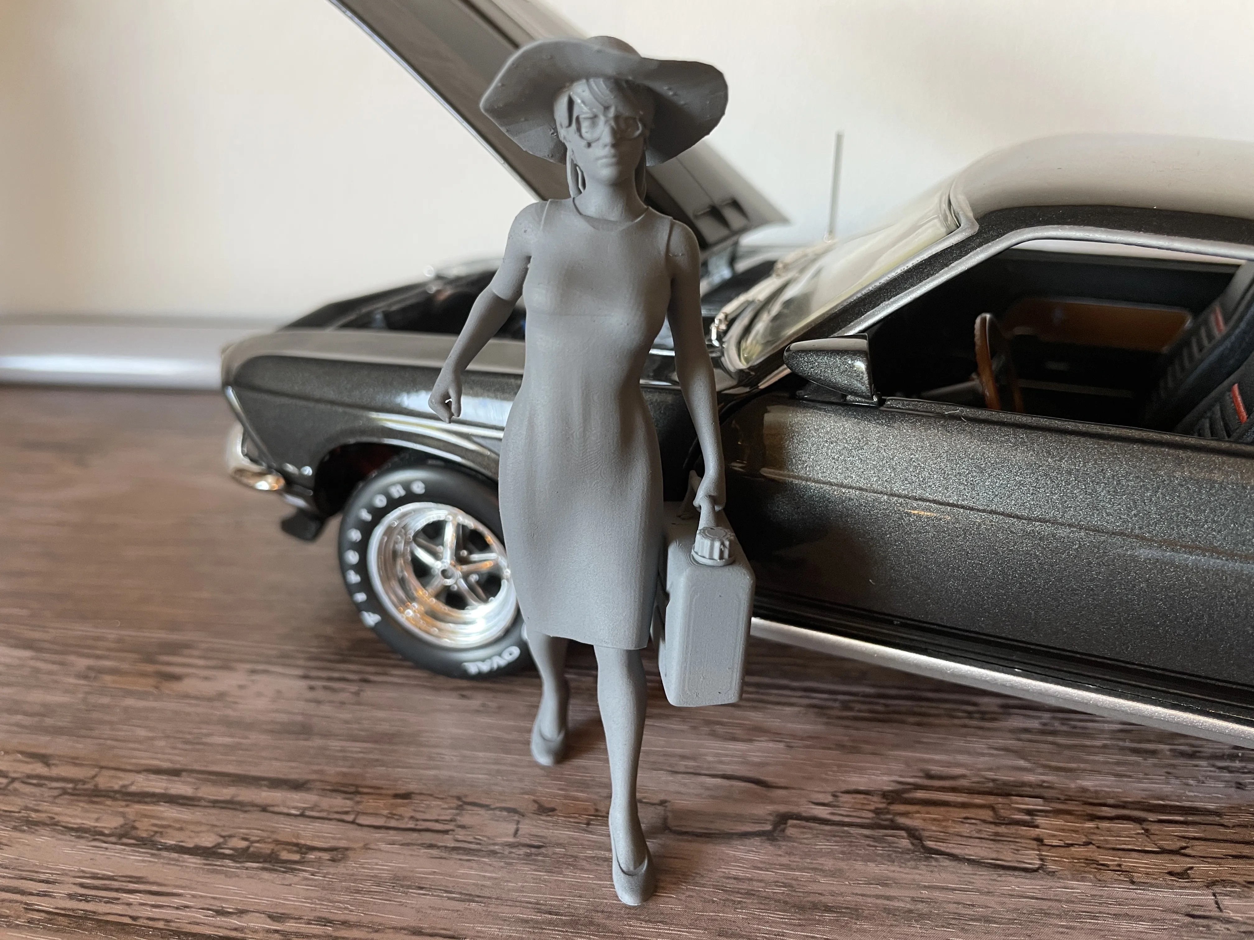 Femme Au Chapeau 1