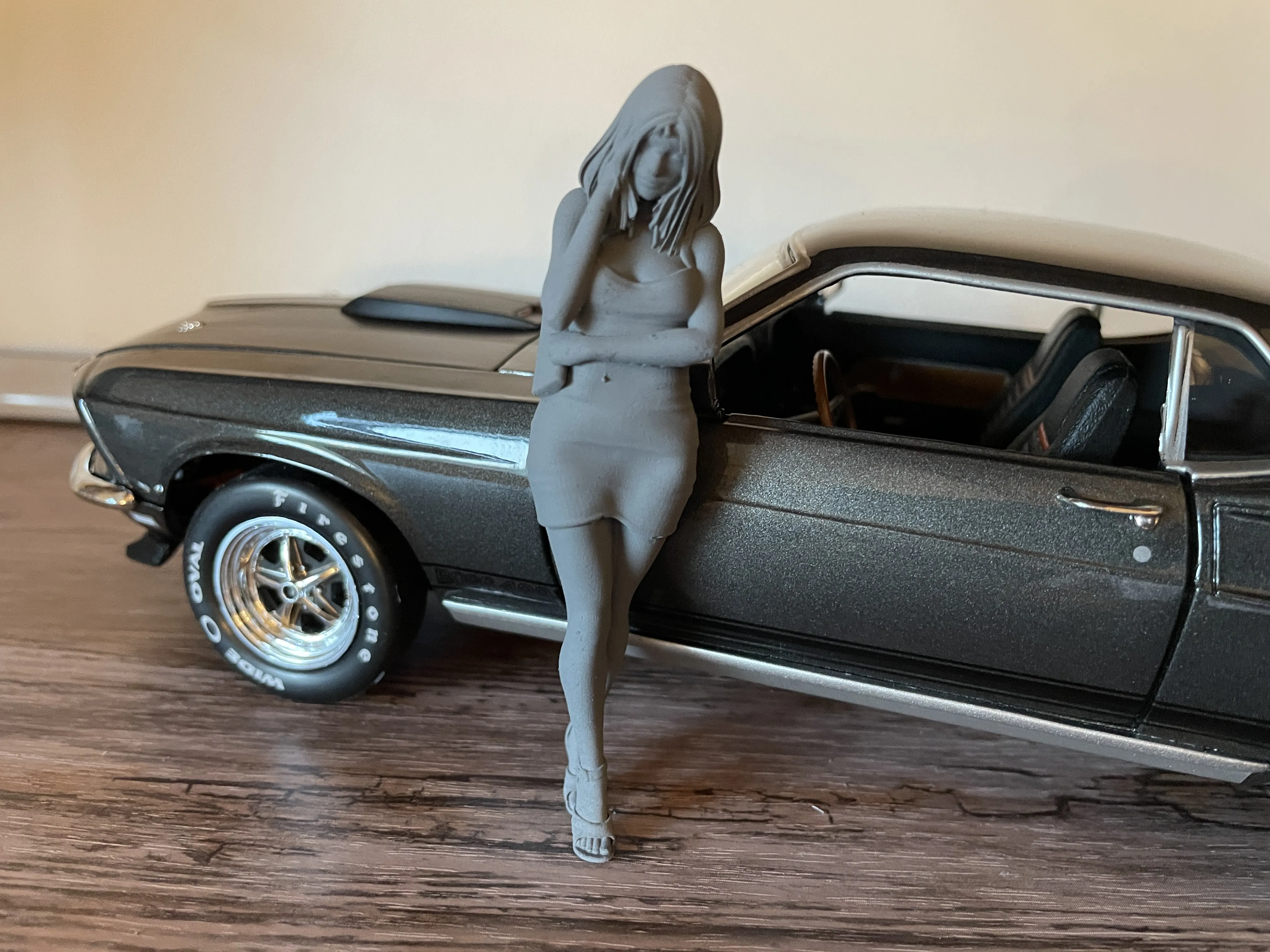 Femme Au Telephone 2