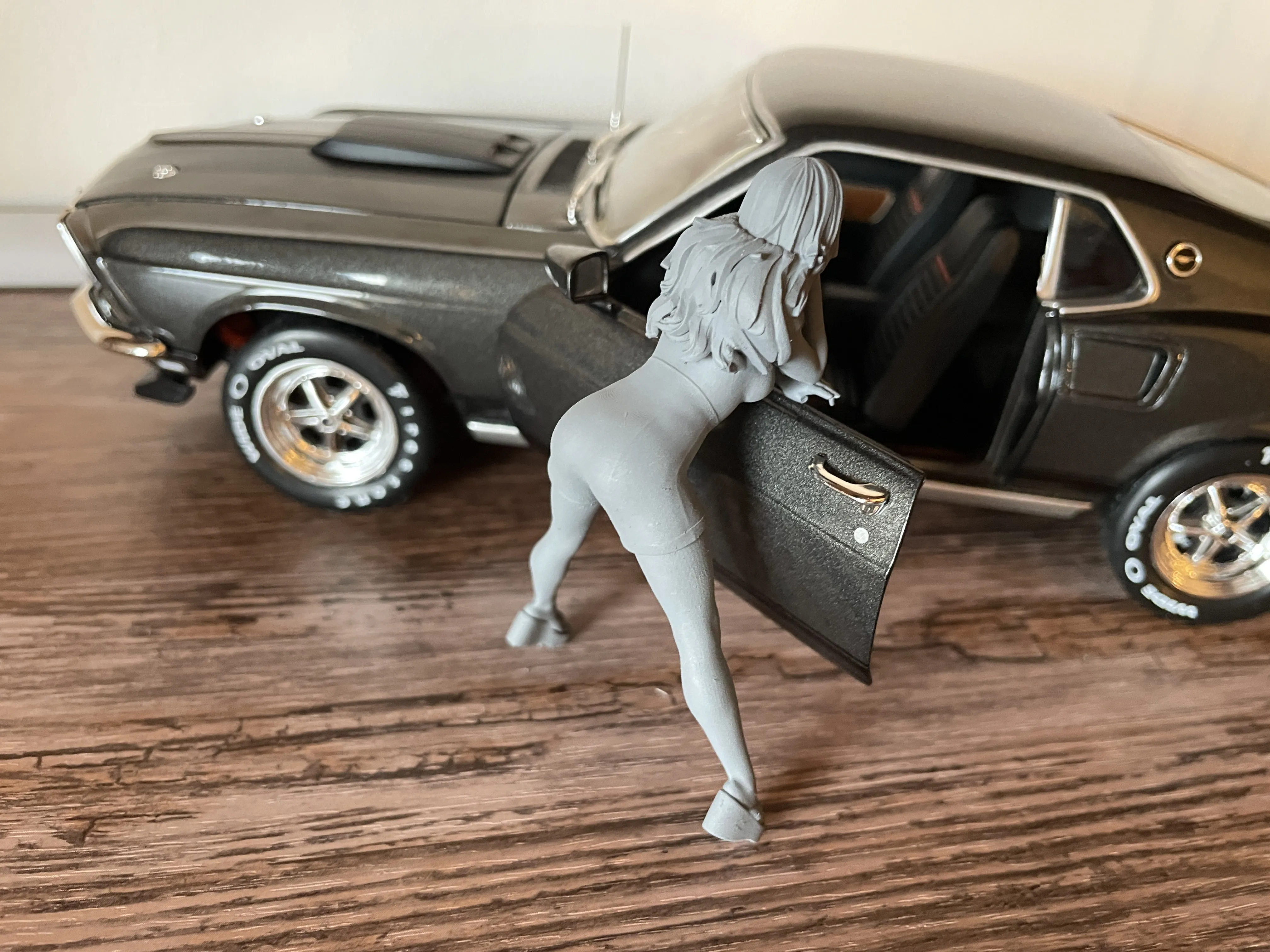 Femmes Contre Voiture