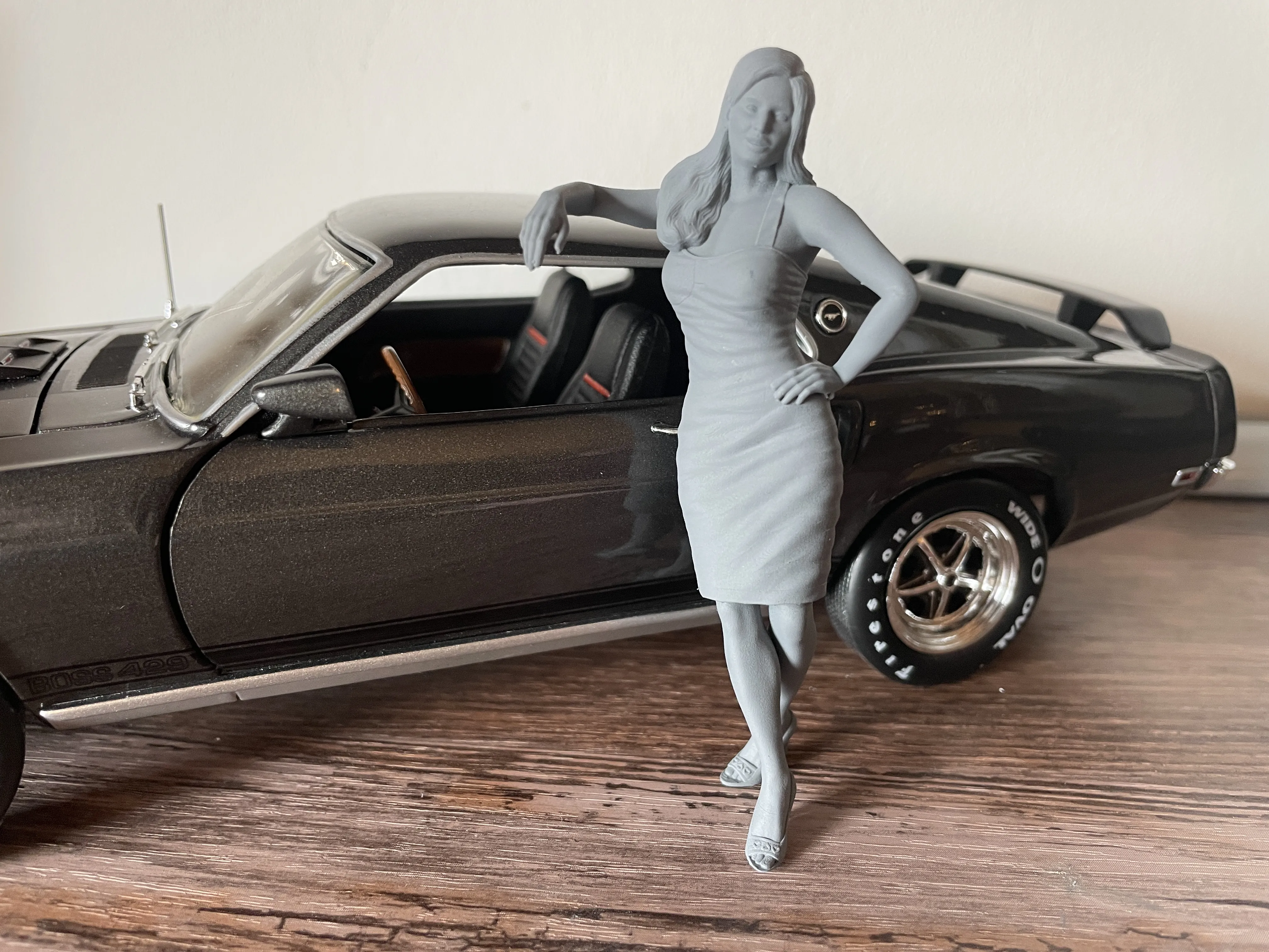 Femme Contre Voiture 3