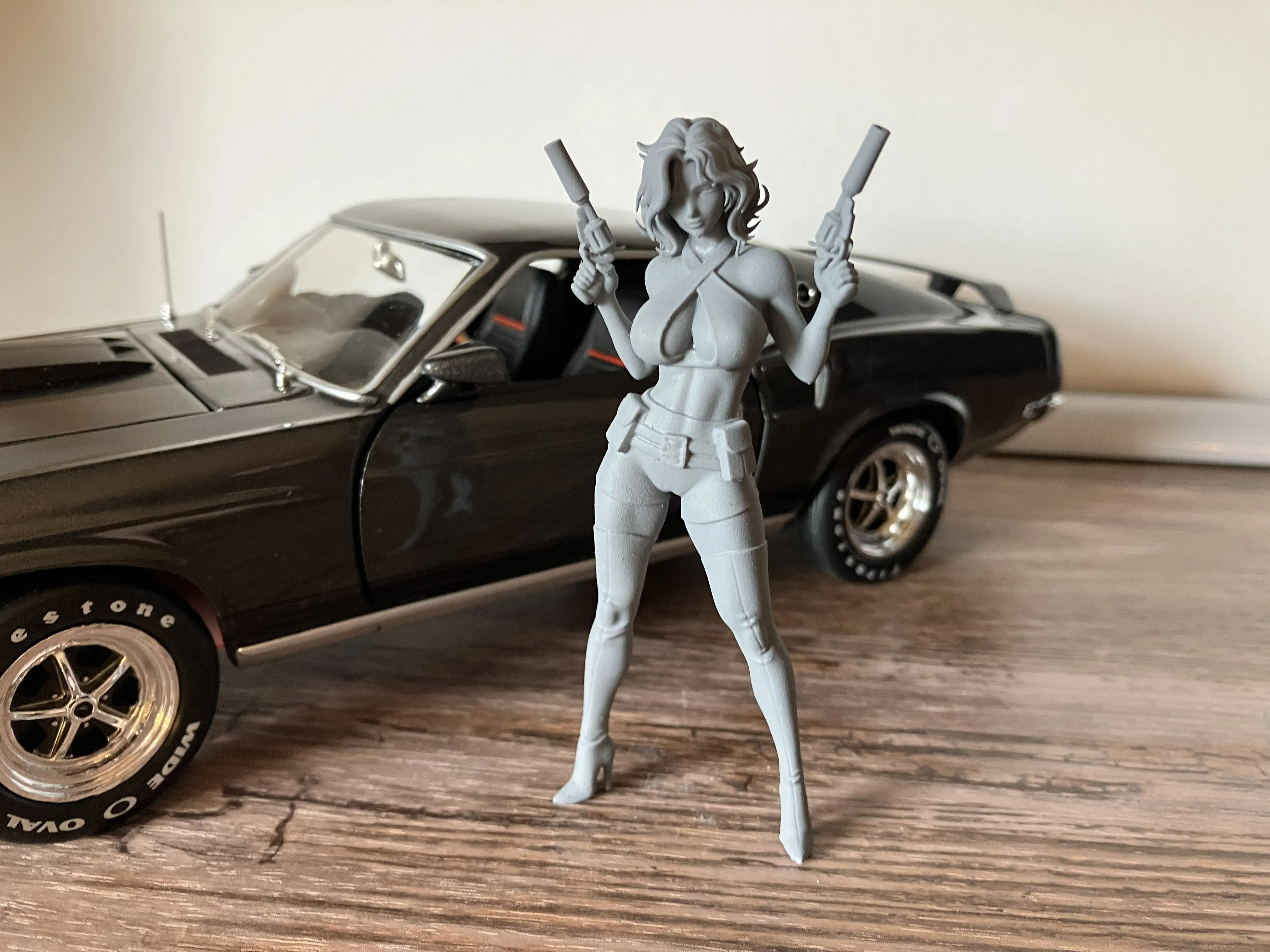 Femme Avec Double Pistolet 4