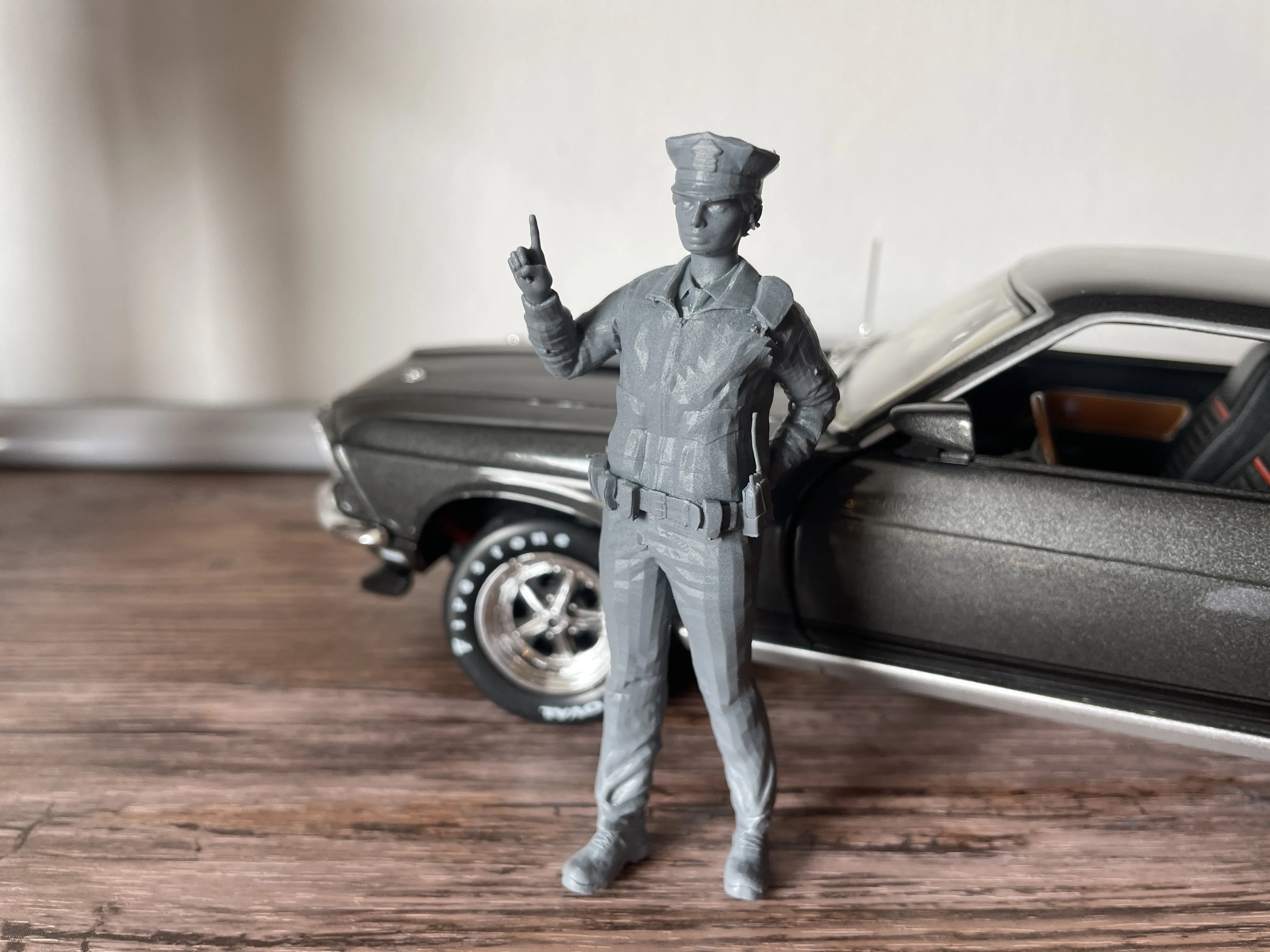 Femme Policière 2